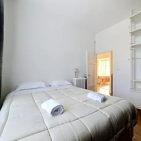 아파트 Spacieux Et Confort Avec Balcon *