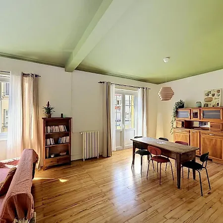 Spacieux Et Confort Avec Balcon 아파트 *