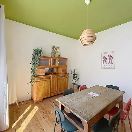Spacieux Et Confort Avec Balcon 아파트 *